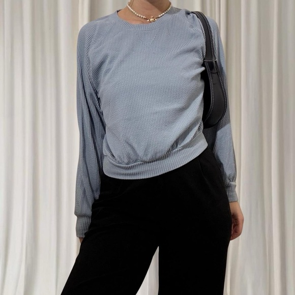 Hollister Women's Cropped Sweater - Picture 7 of 7